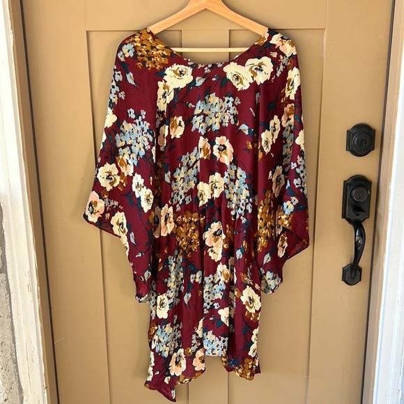 Umgee Hydrangea Fall Floral Kimono Topper. Sz S. Flowy. Long Line. Tie front. - Picture 7 of 9